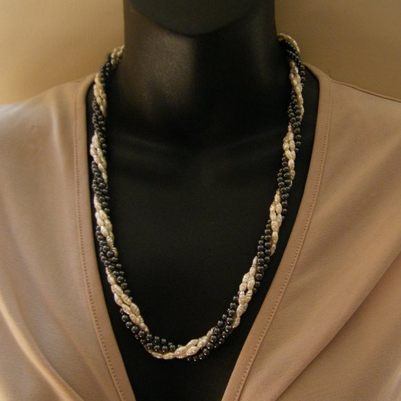 Geniune Pearls and Hematite Necklace - Picture 3 of 7